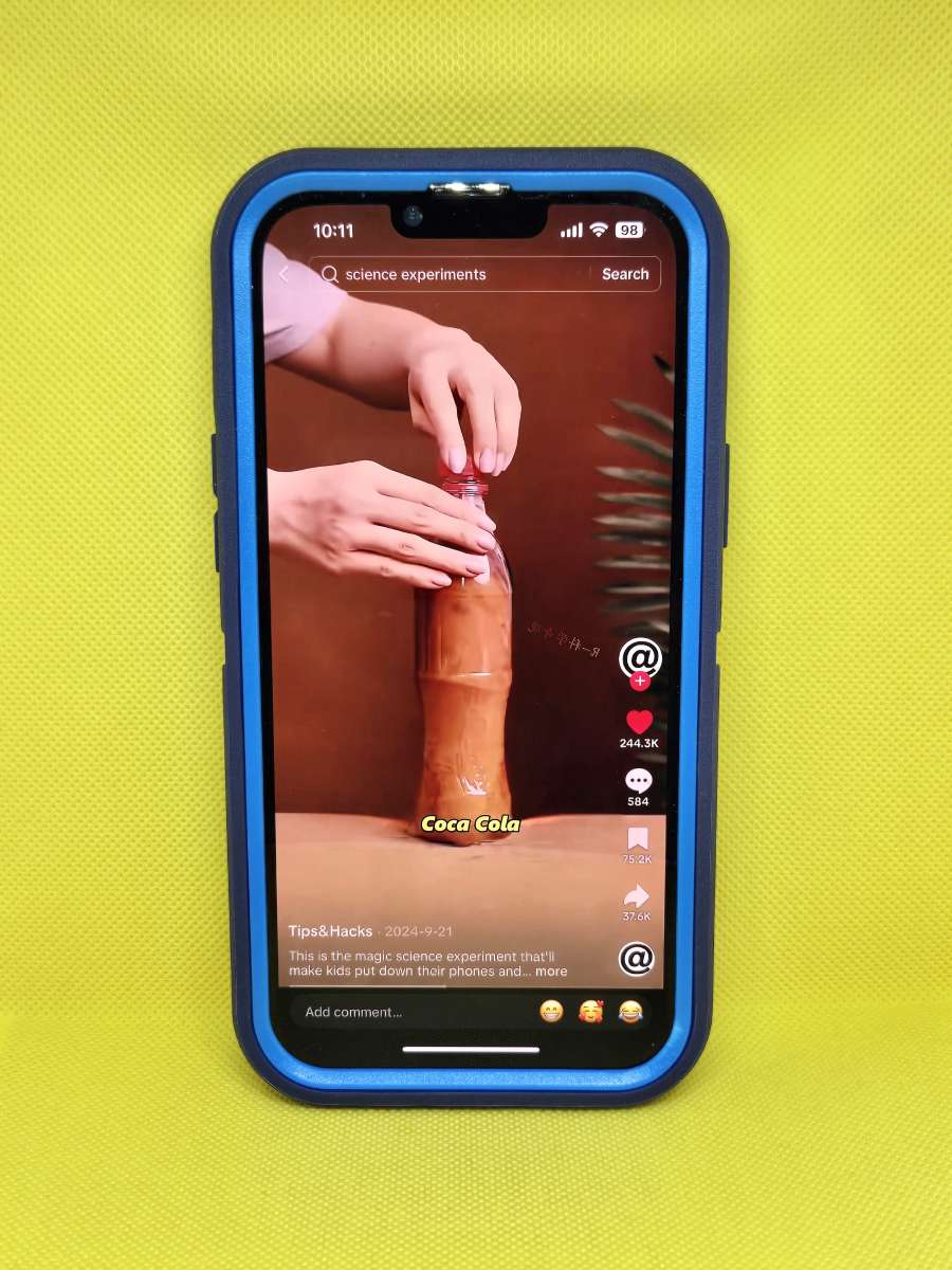 Iphone 13 Pro Max with TikTok and Capcut Installed