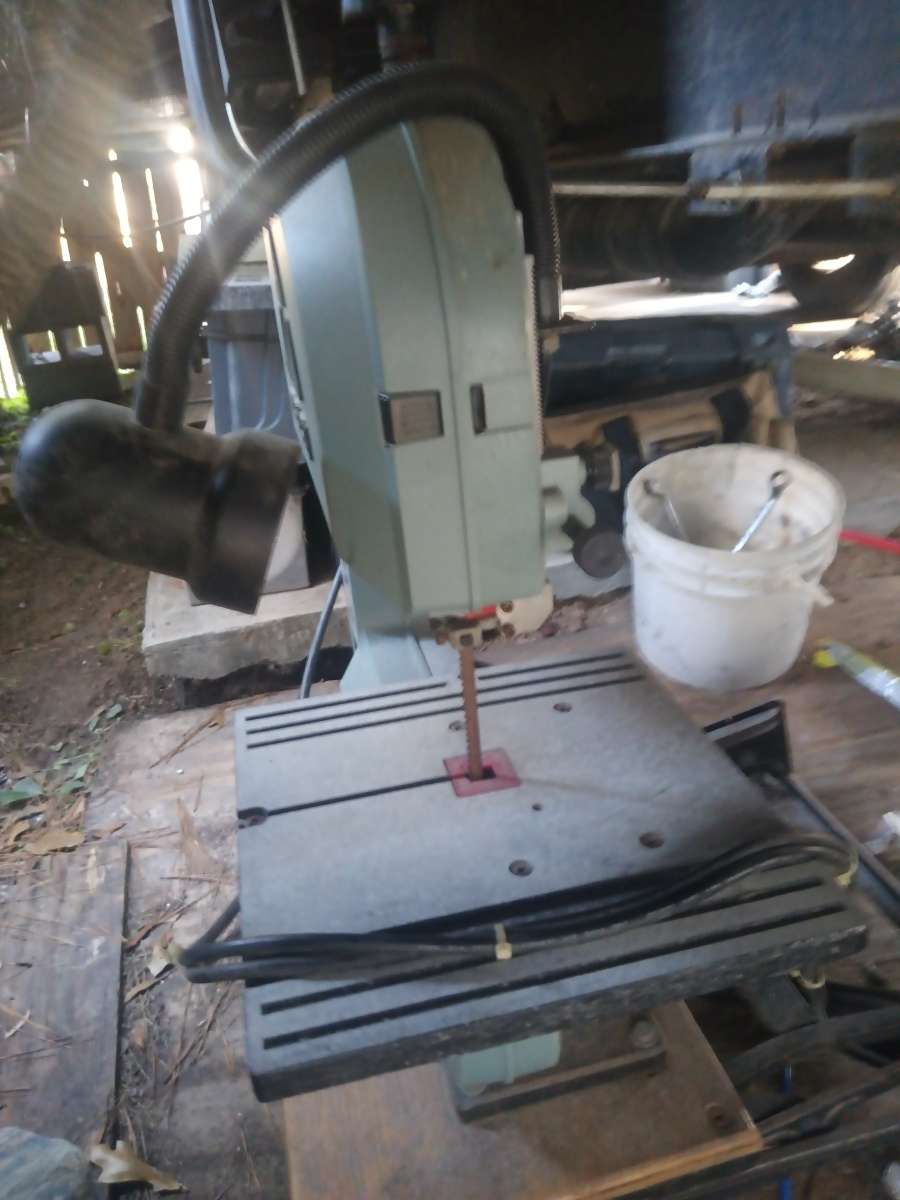 Delta band saw