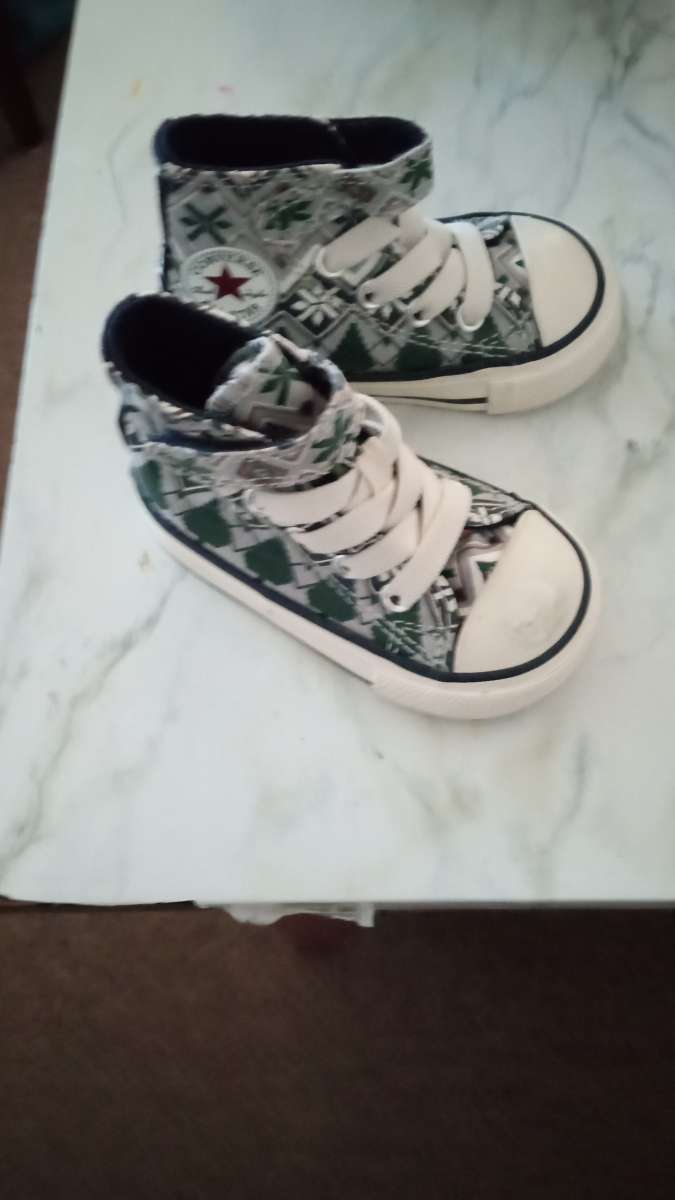 the mini shoes for you baby converse new
