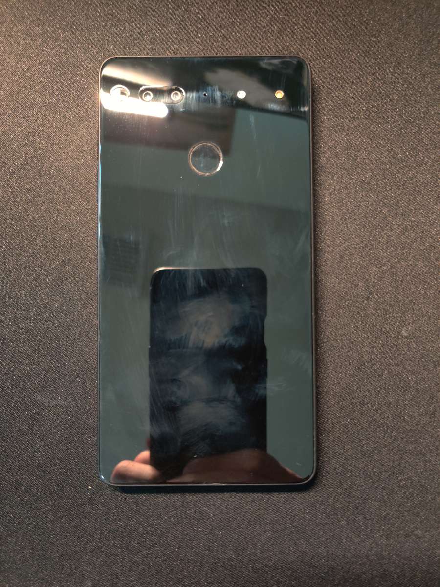 Essential phone PH1