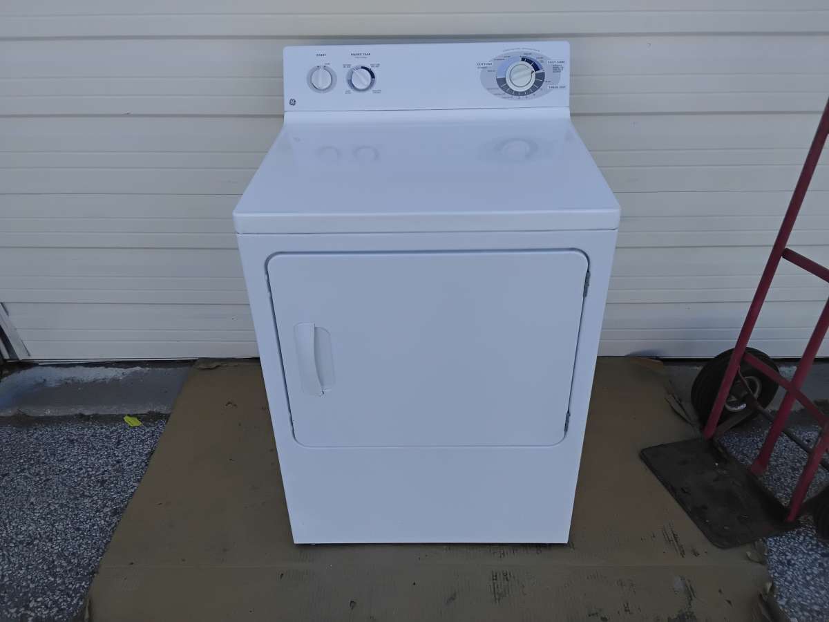 Nice White GE Extra Large Capacity Gas Dryer Like New