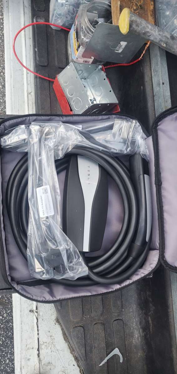 Tesla mobile charger brand new comes with Nema1450 plug