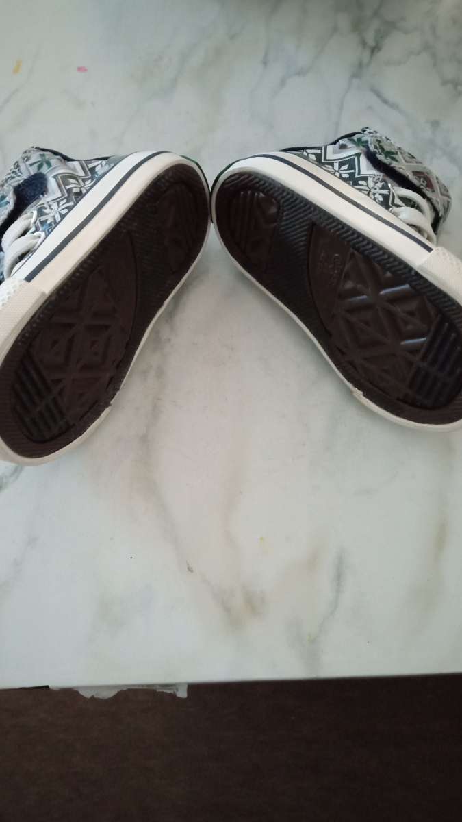the mini shoes for you baby converse new