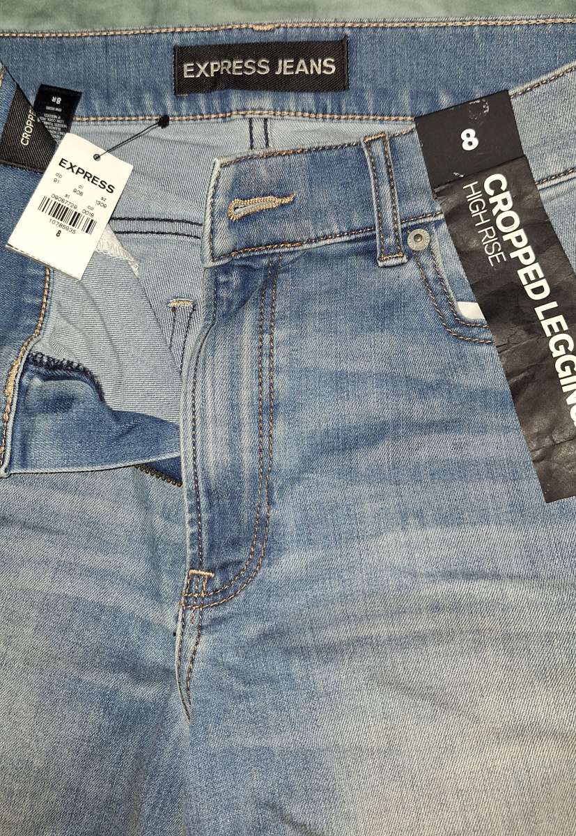 express Womens Size 8 cropped jeans