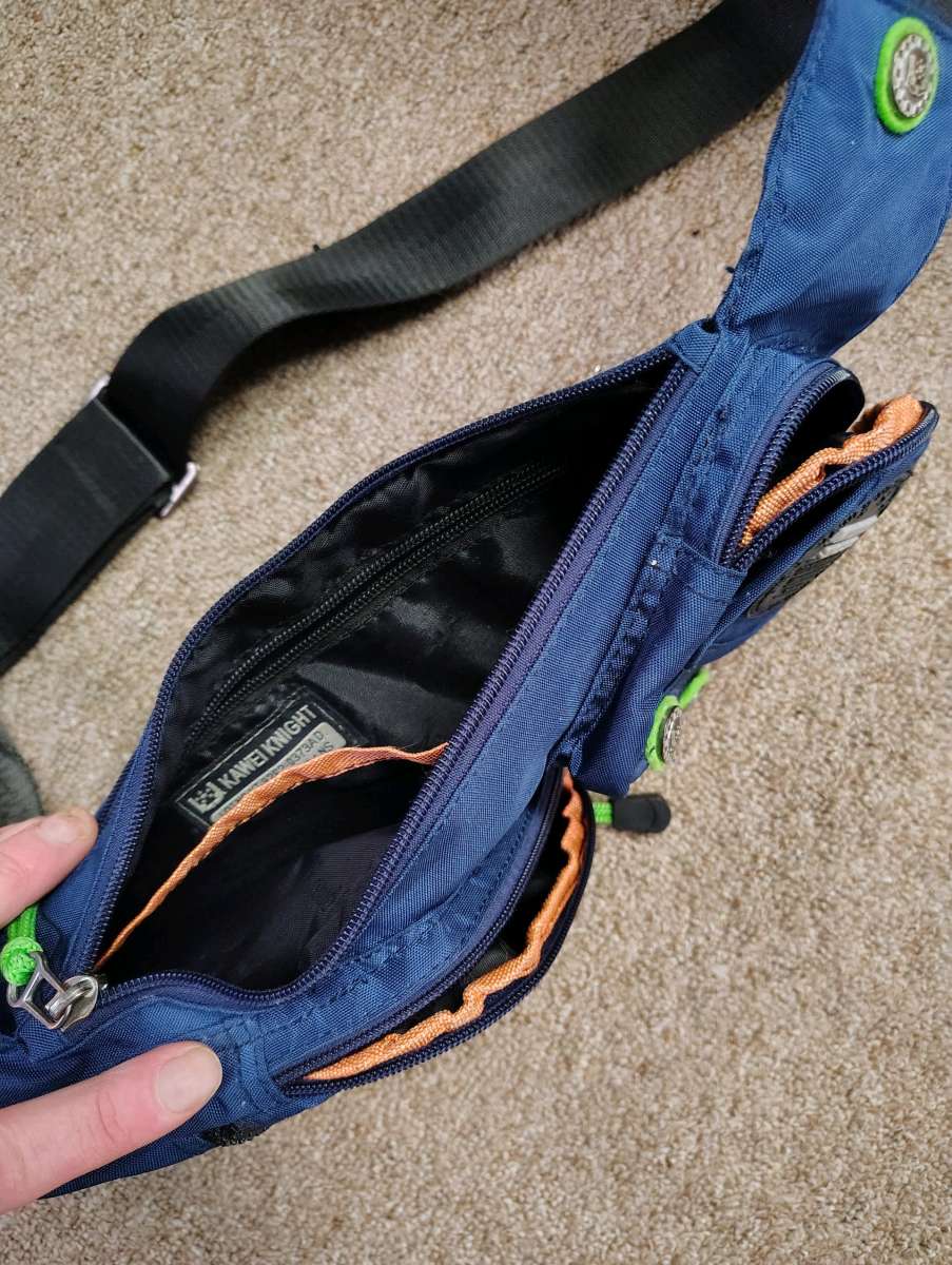 mans waist bag