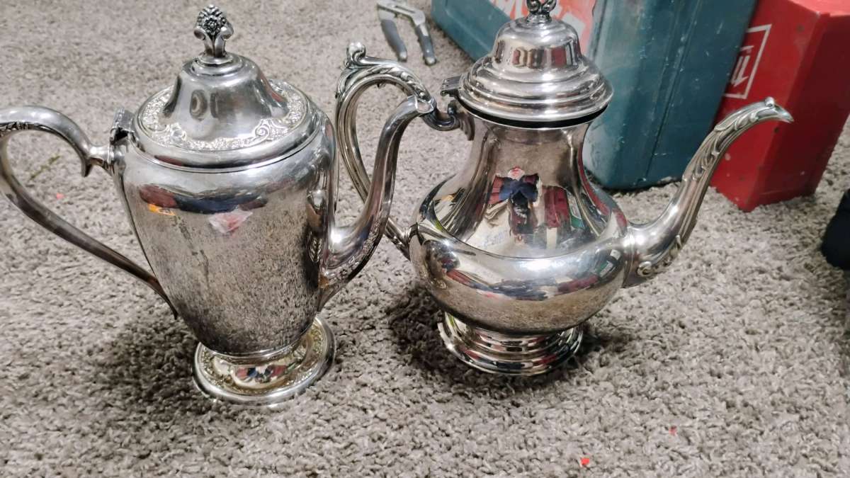 silver tea pots Oneida and Rogers Bros