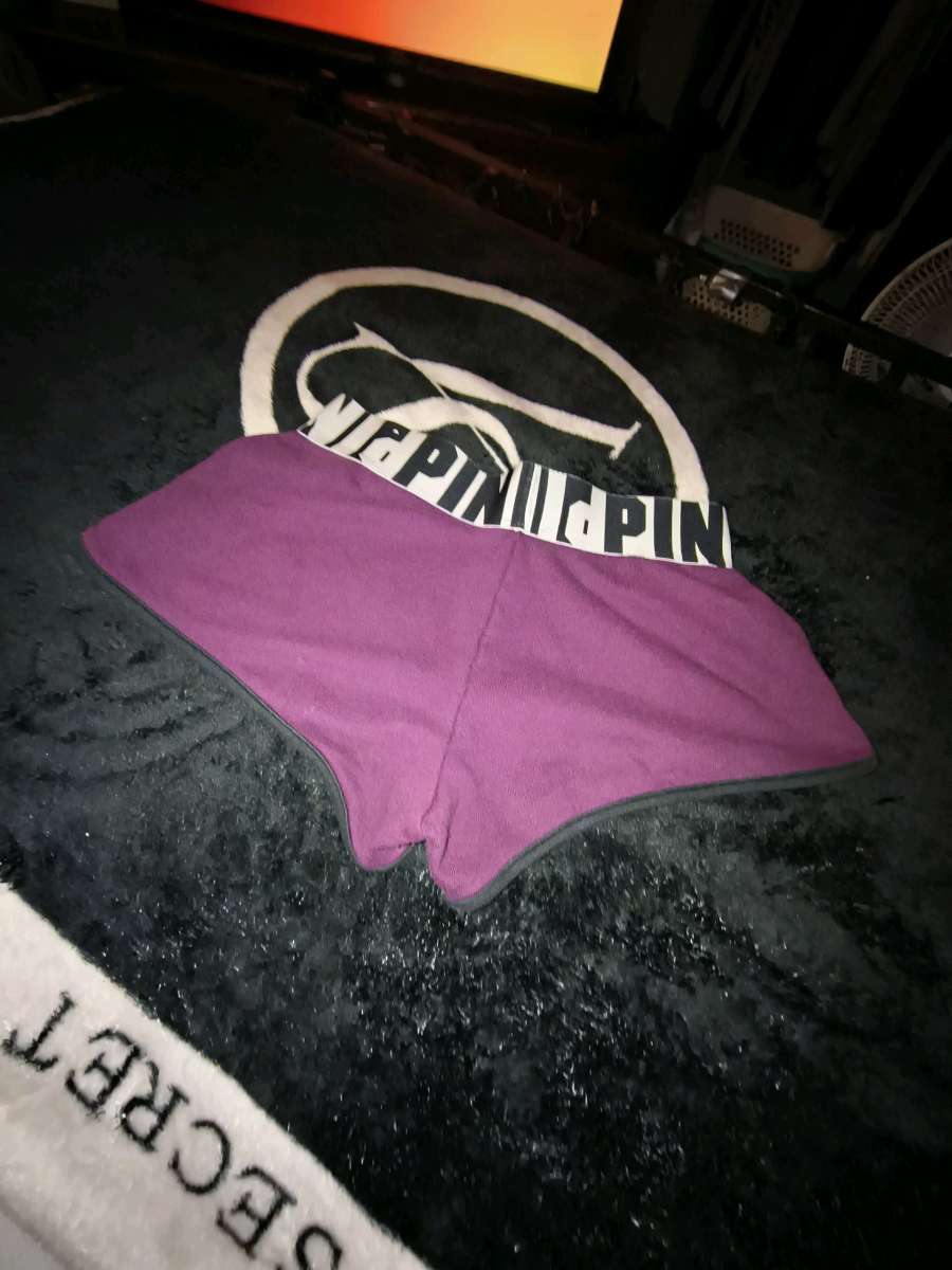 PINK shortss