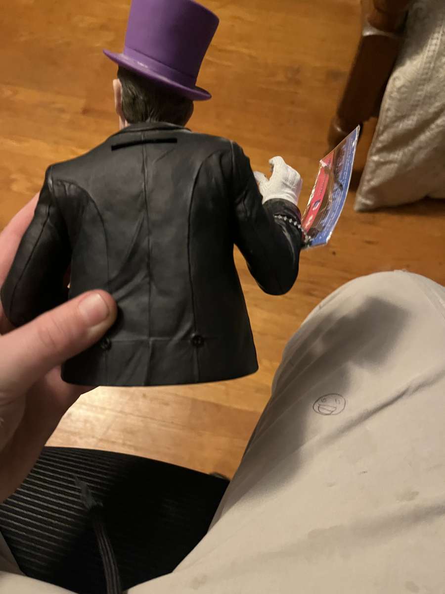 Batman collectible pigi bank penquin