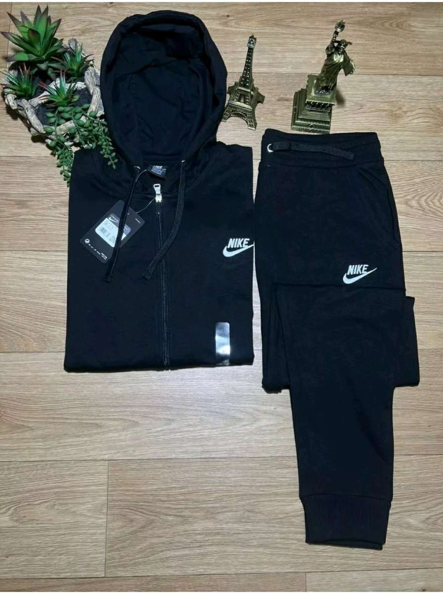 Nike sweatsuit