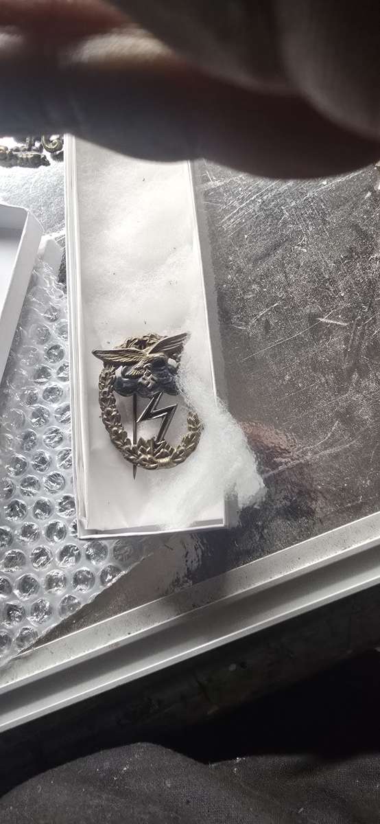 German and French badges