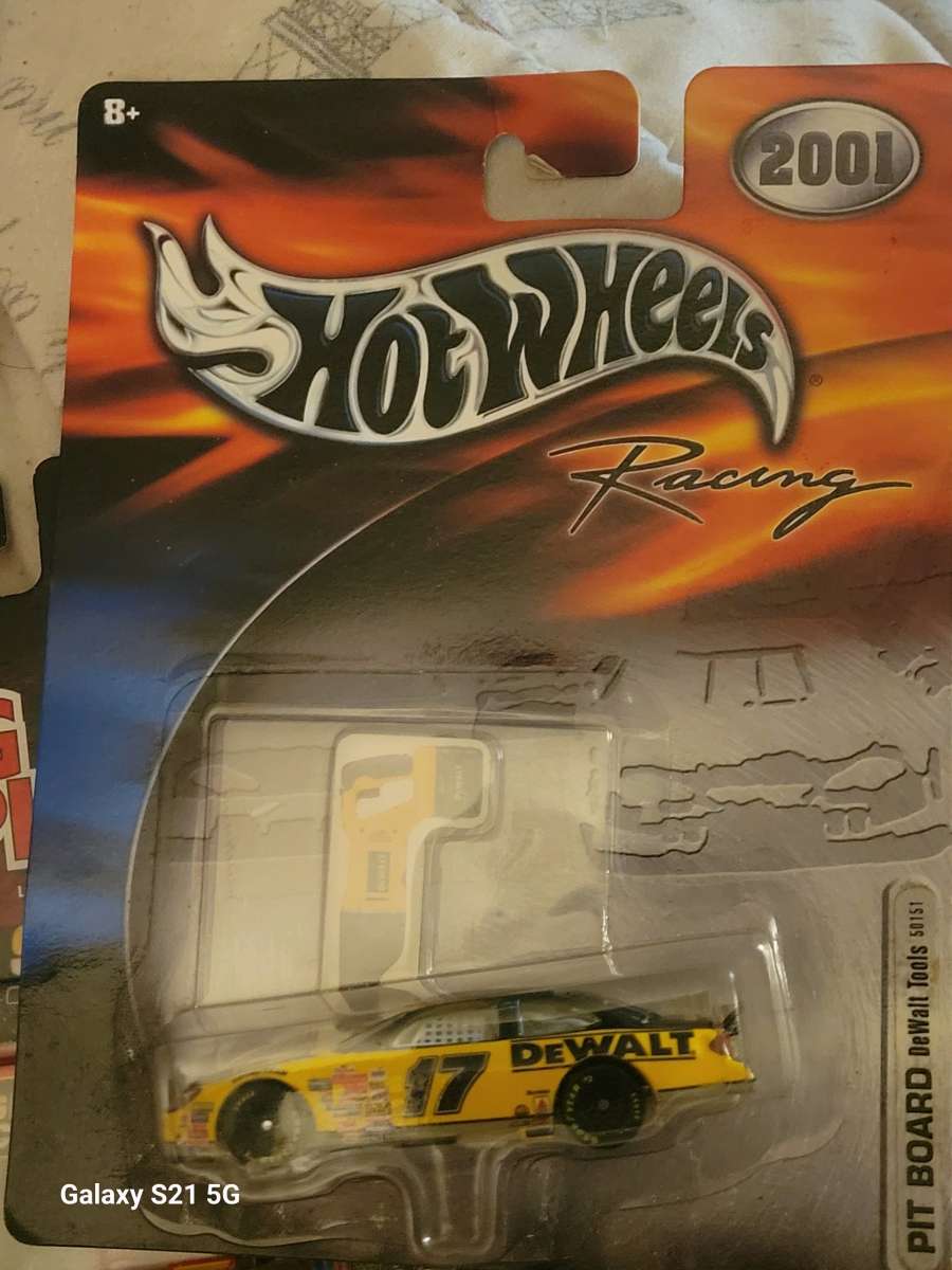 Hot Wheels Collectors Edition Raceday Winners Circle etc