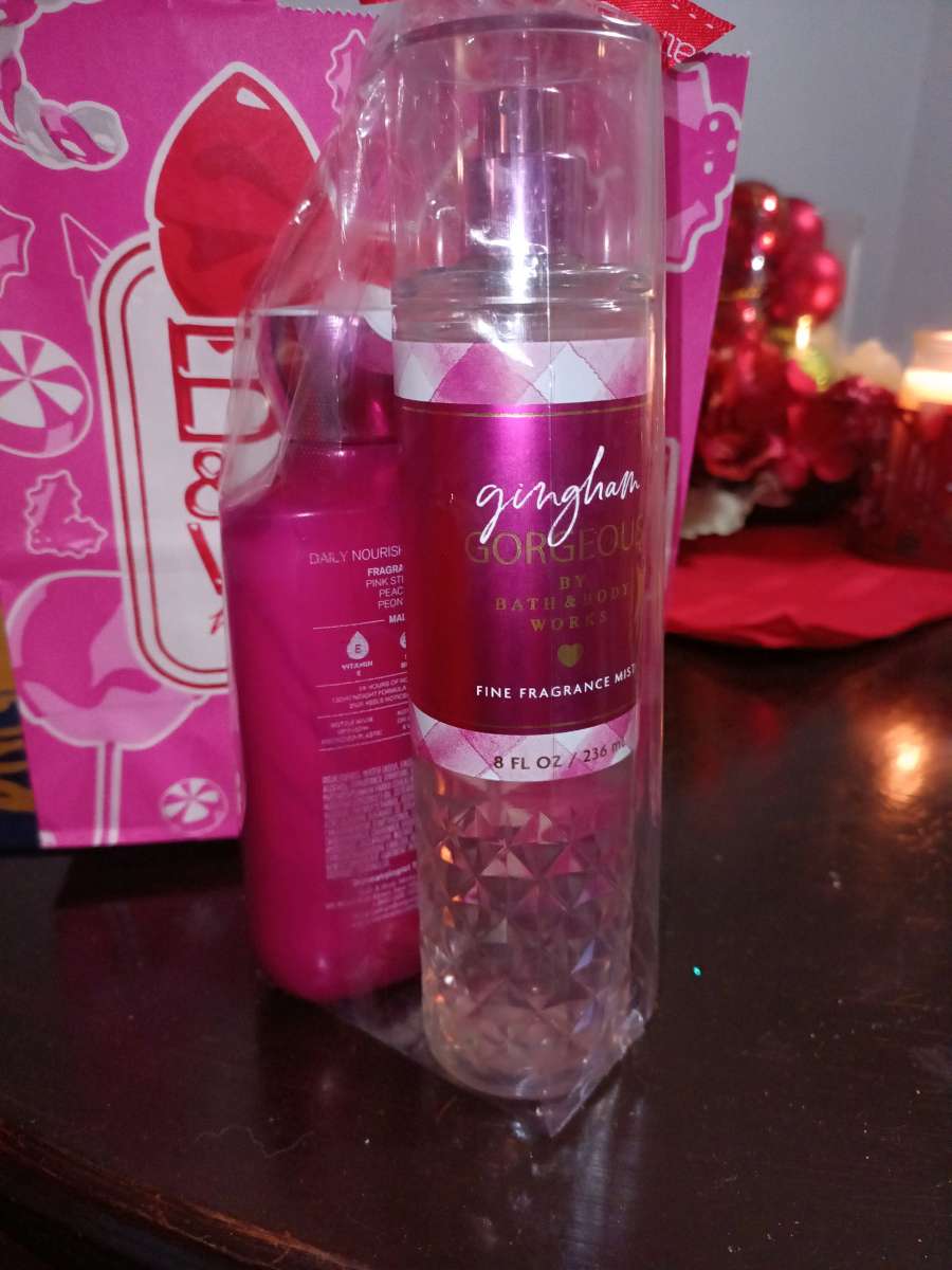 BATH AND BODY WORKS SET OF 2