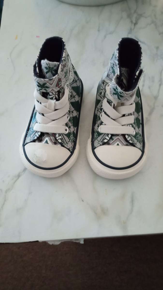 the mini shoes for you baby converse new