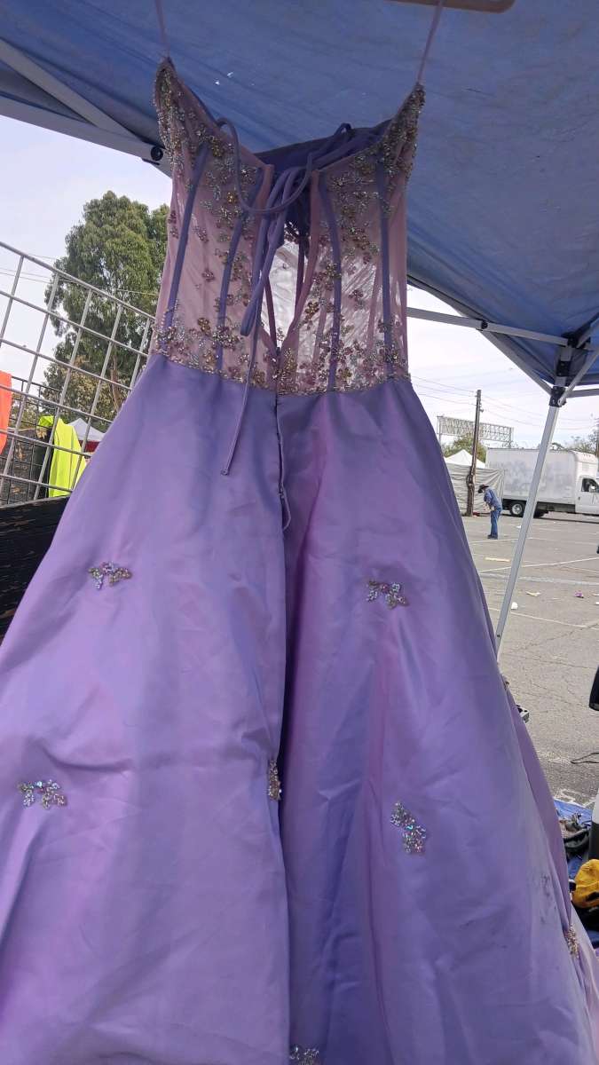 size small quinceaera dress in perfect conditions almost New