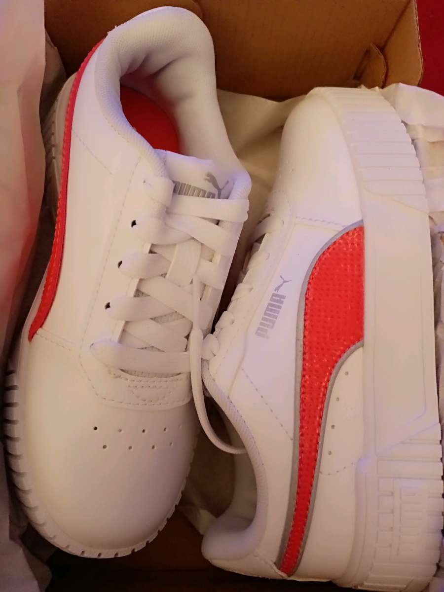 NEW PUMA AND  NIKE  LIKE NEW