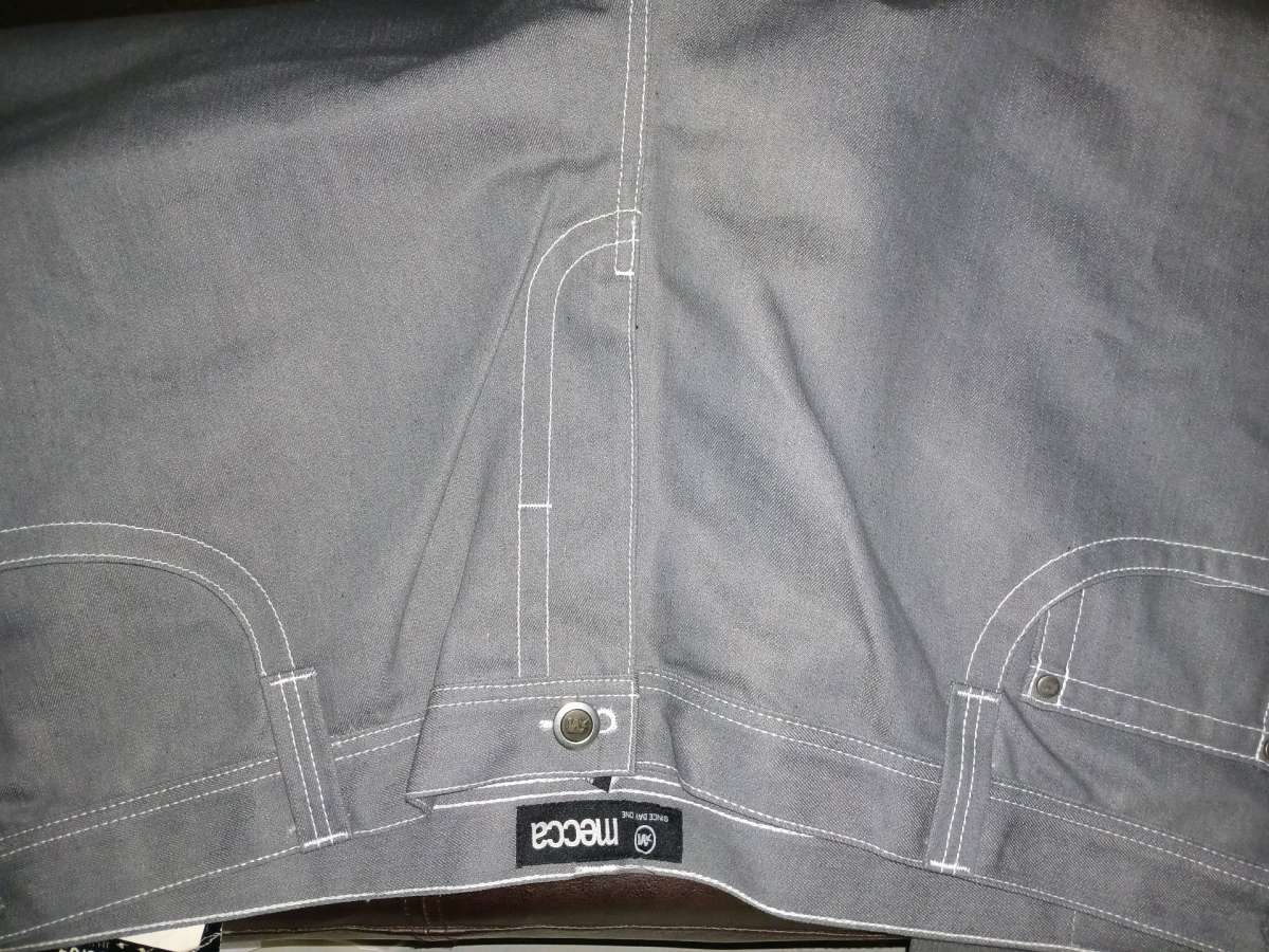 2meccas 1rockaware and  1akademiks