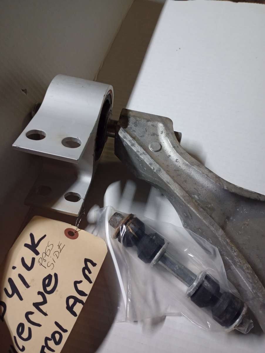 lower control arm 07 Buick lucerne