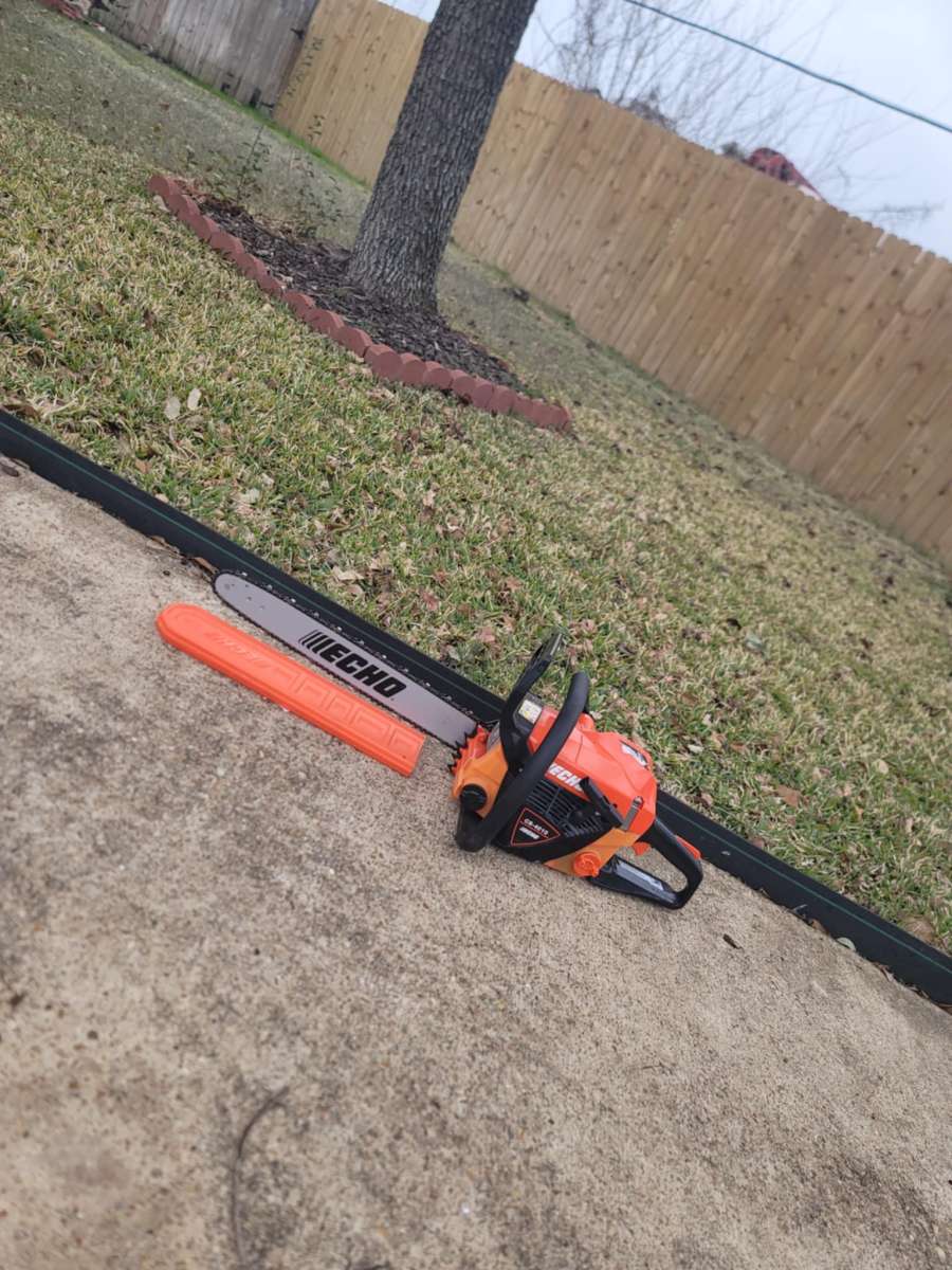 New Chainsaw Works Very Well CS3510 16 inch bar 180 Firm Pri