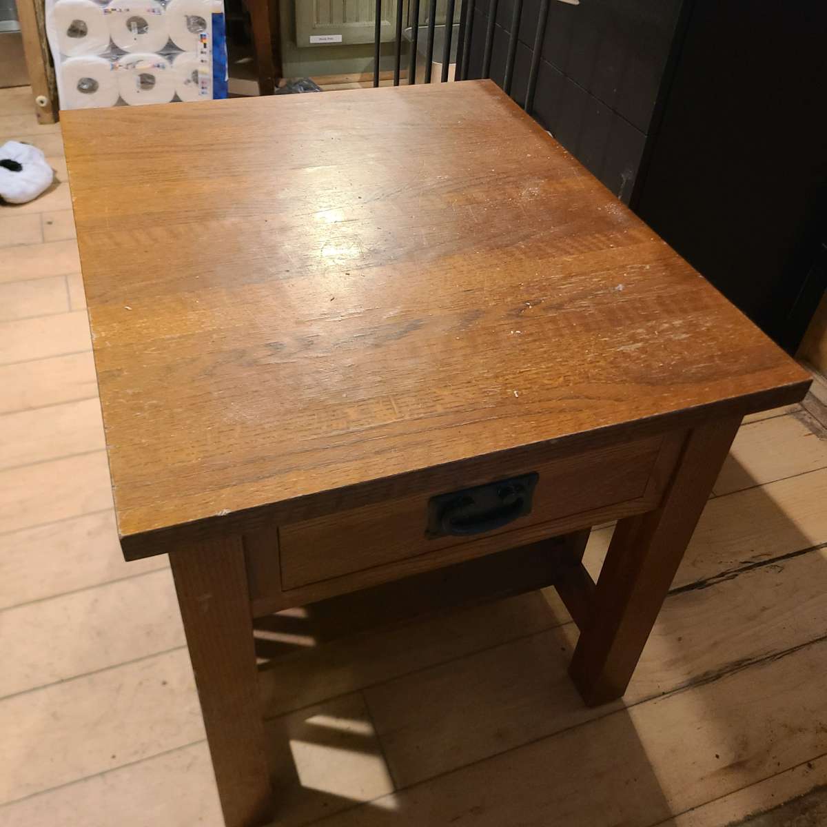 Solid wood end or side table