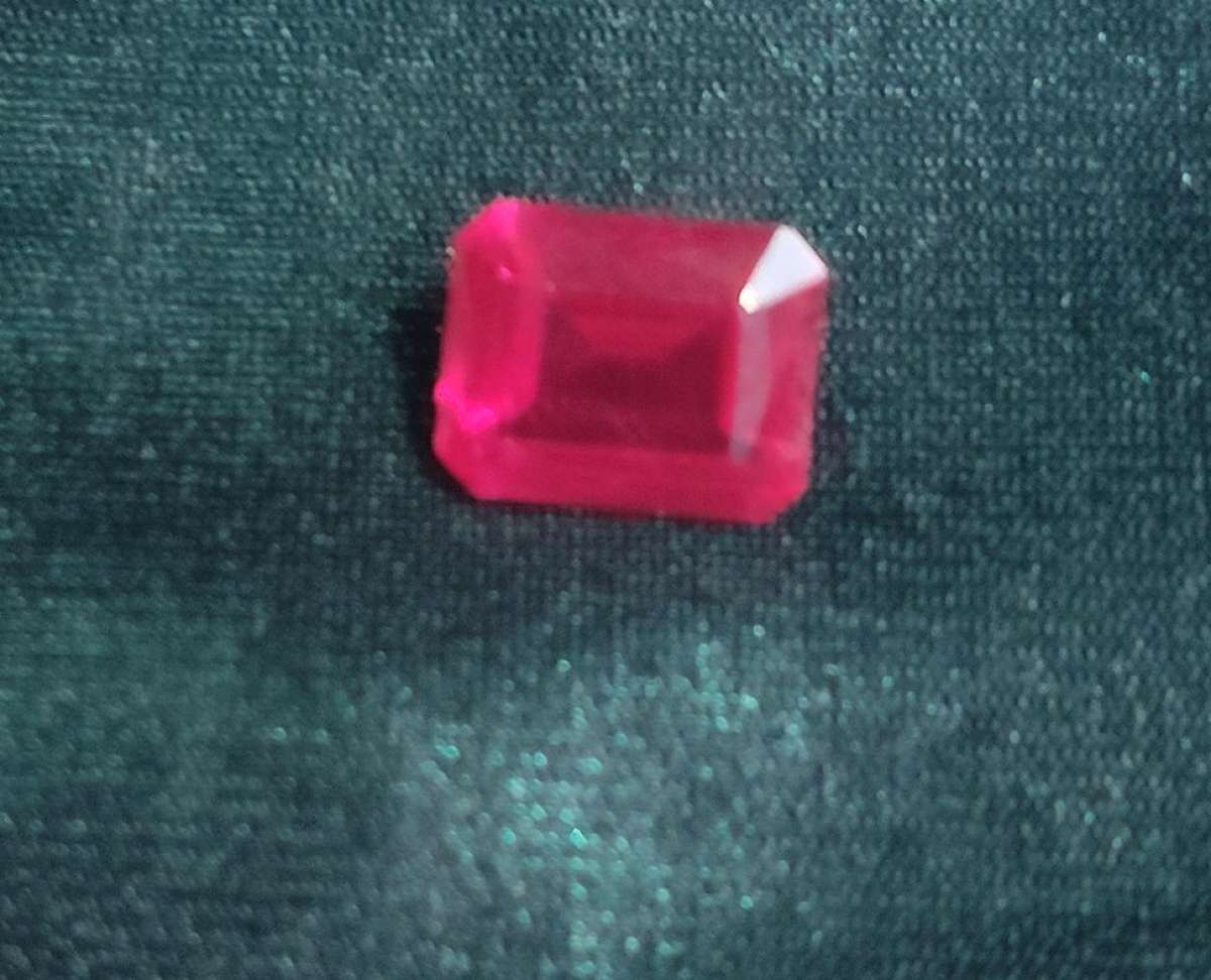 3 CT loose Ruby gemstone