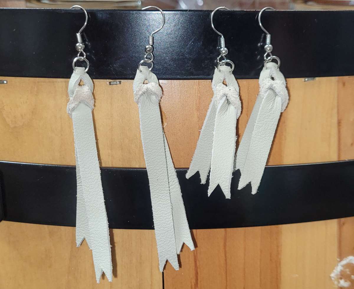 Leather ribbon earrings