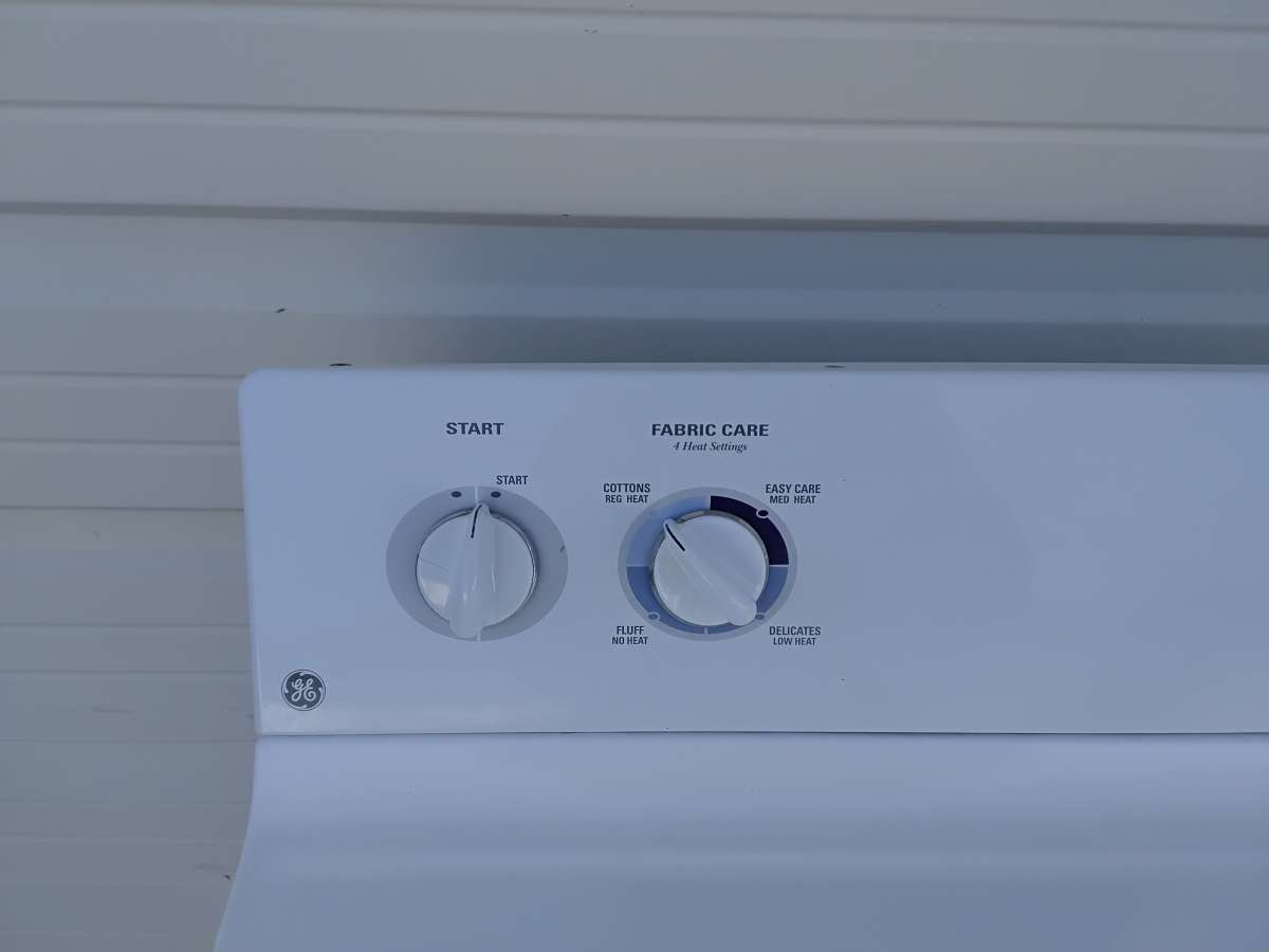 Nice White GE Extra Large Capacity Gas Dryer Like New