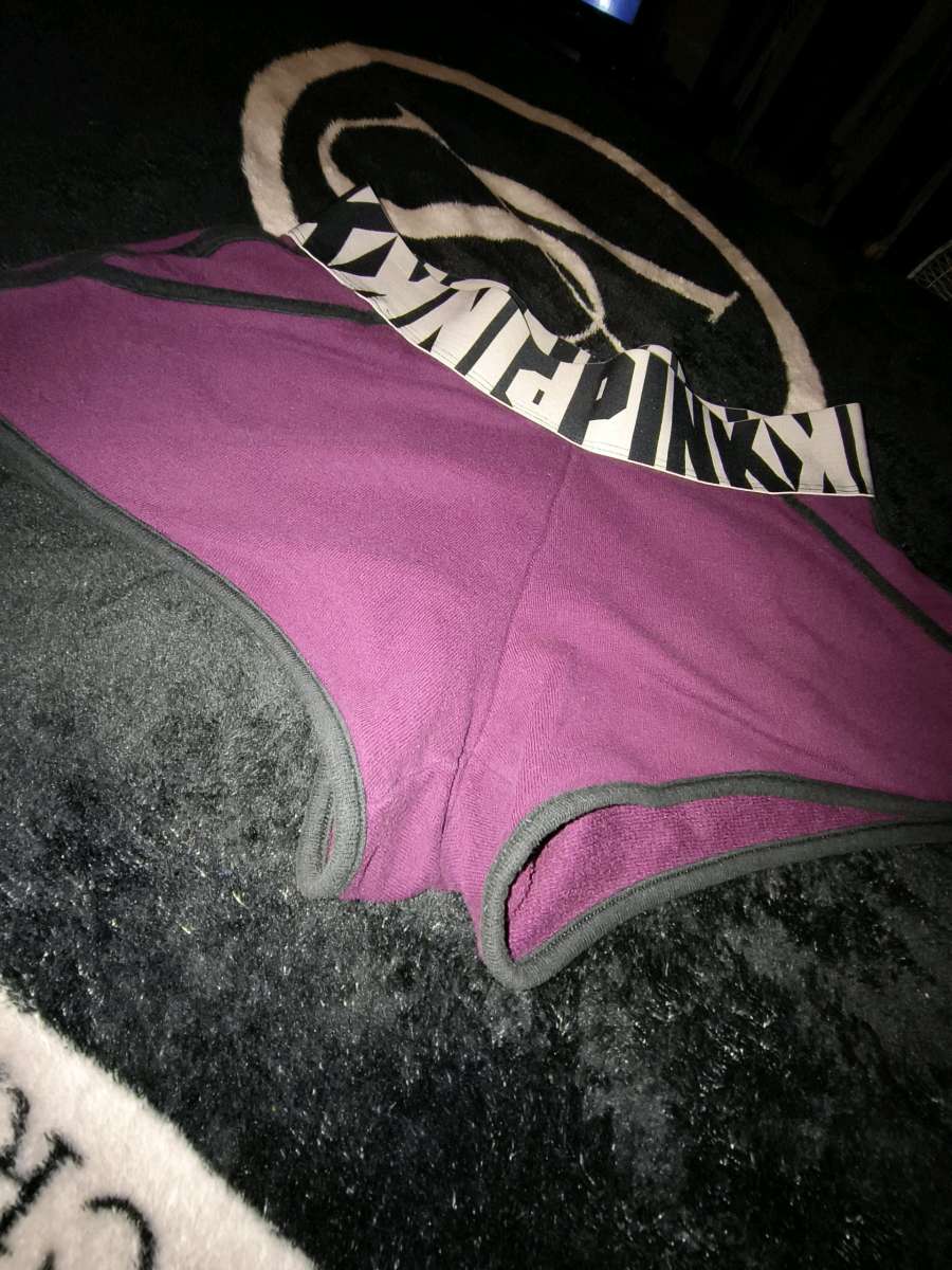 PINK shortss