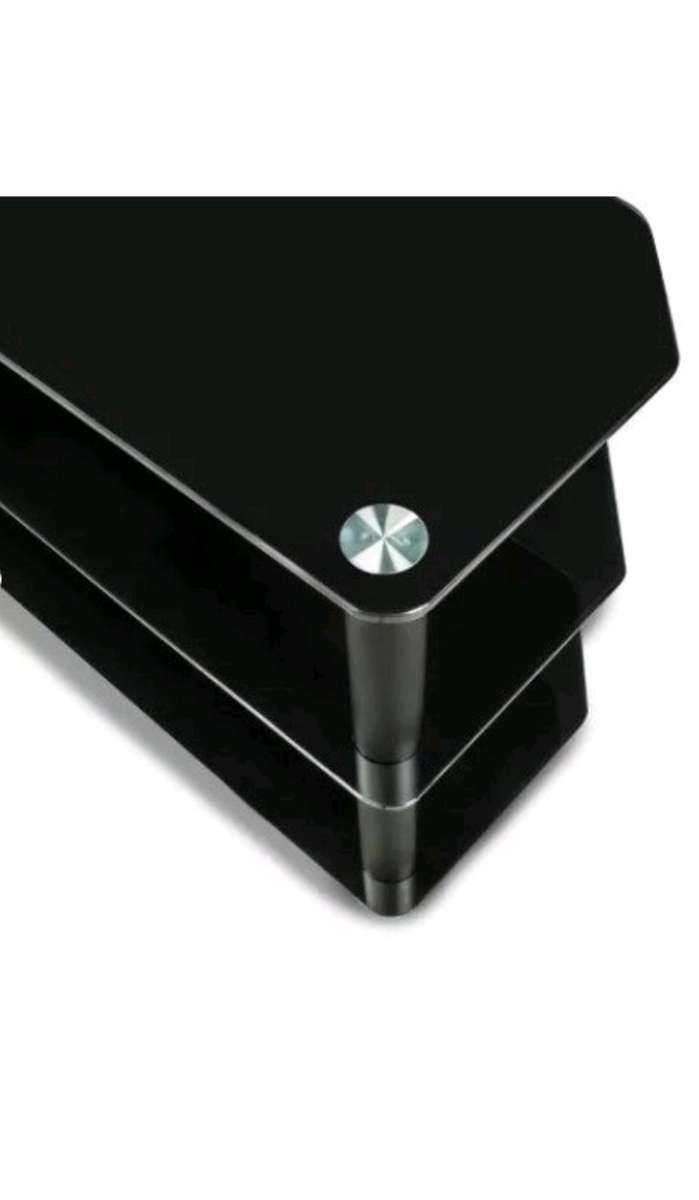 TV stand New in the box never opend