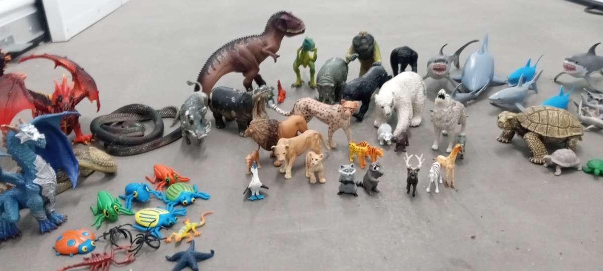 the collection of dinosaurs and more animals