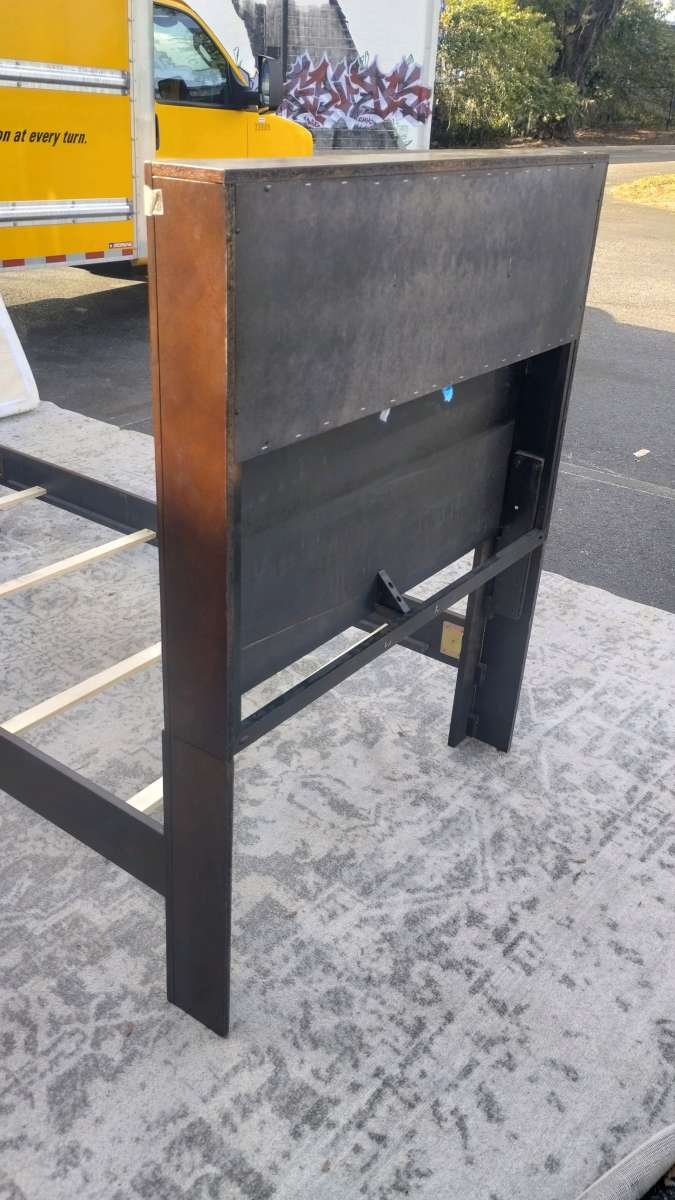 Preowned Twin Size Bed