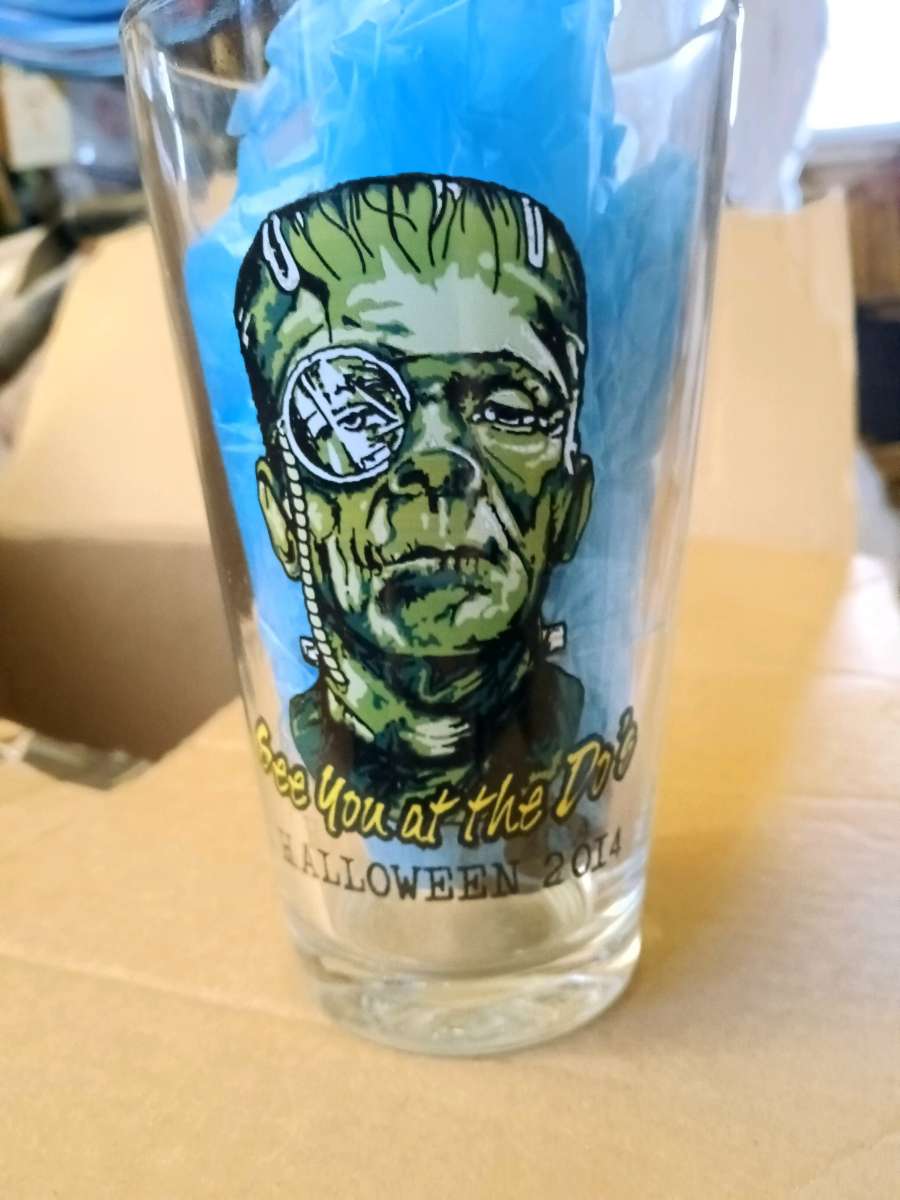 Macados Halloween glass