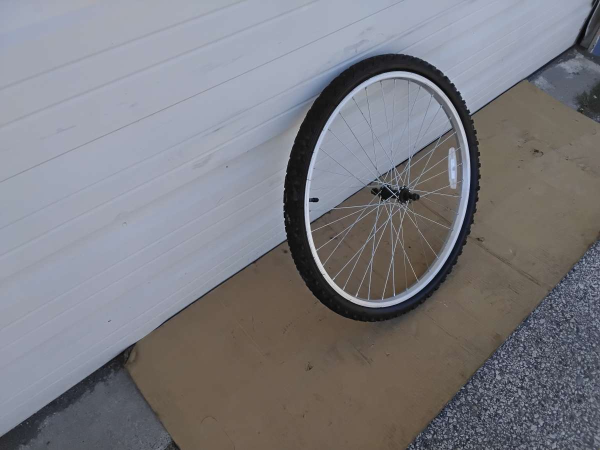 Nice Huffty Bicycle Front Wheel and Tire 26 X 195 Like New