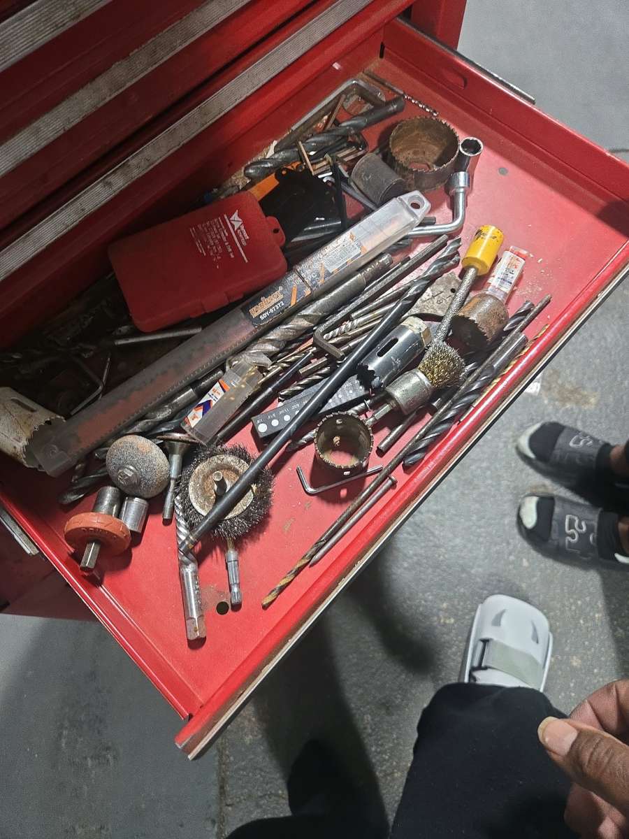 Craftsman tool box on wheels