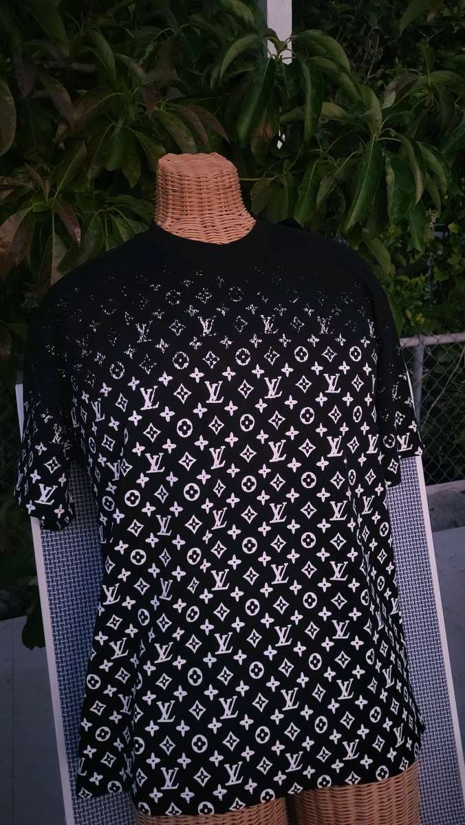 LV tshirt