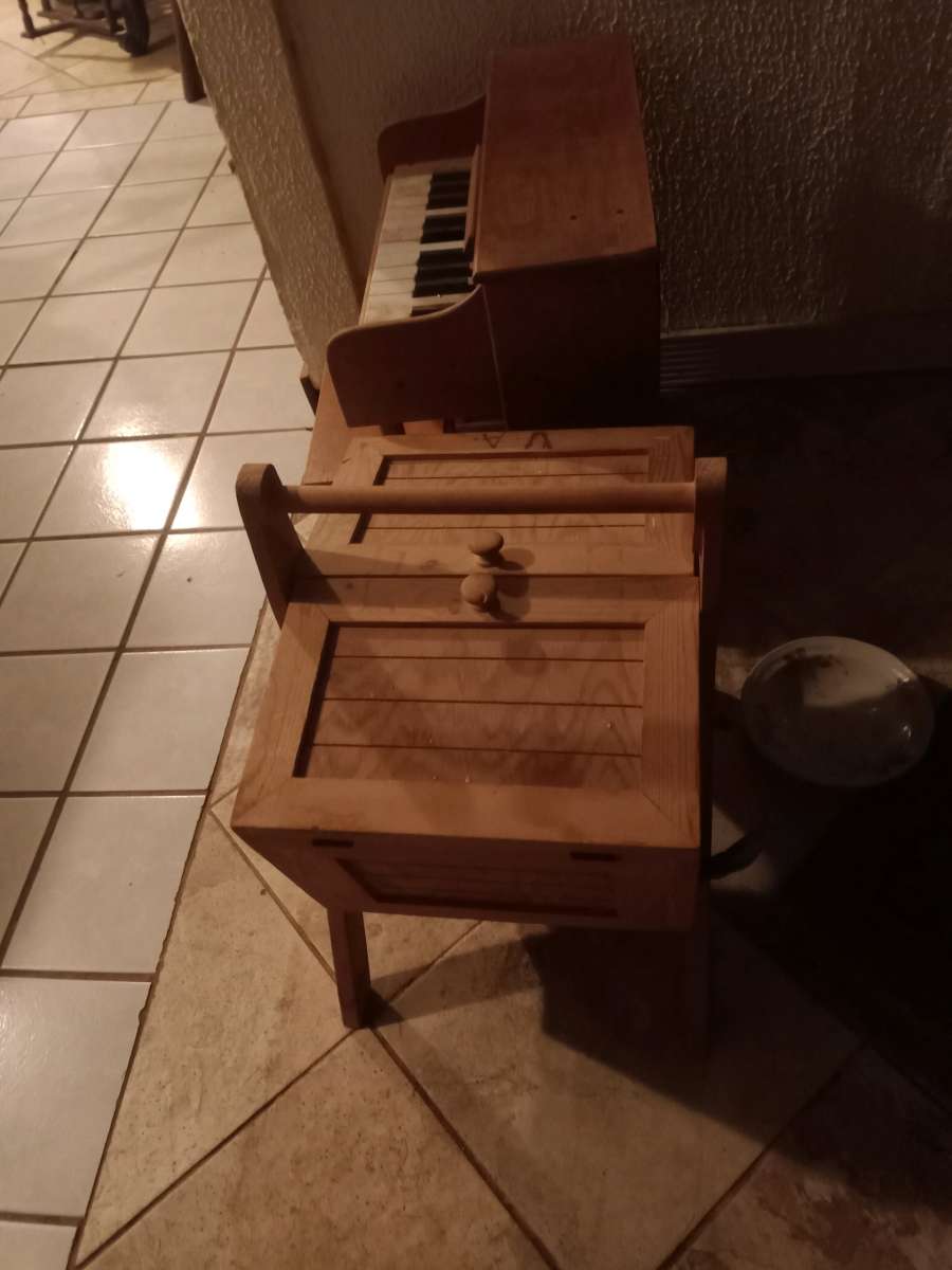 vintage sewing basket