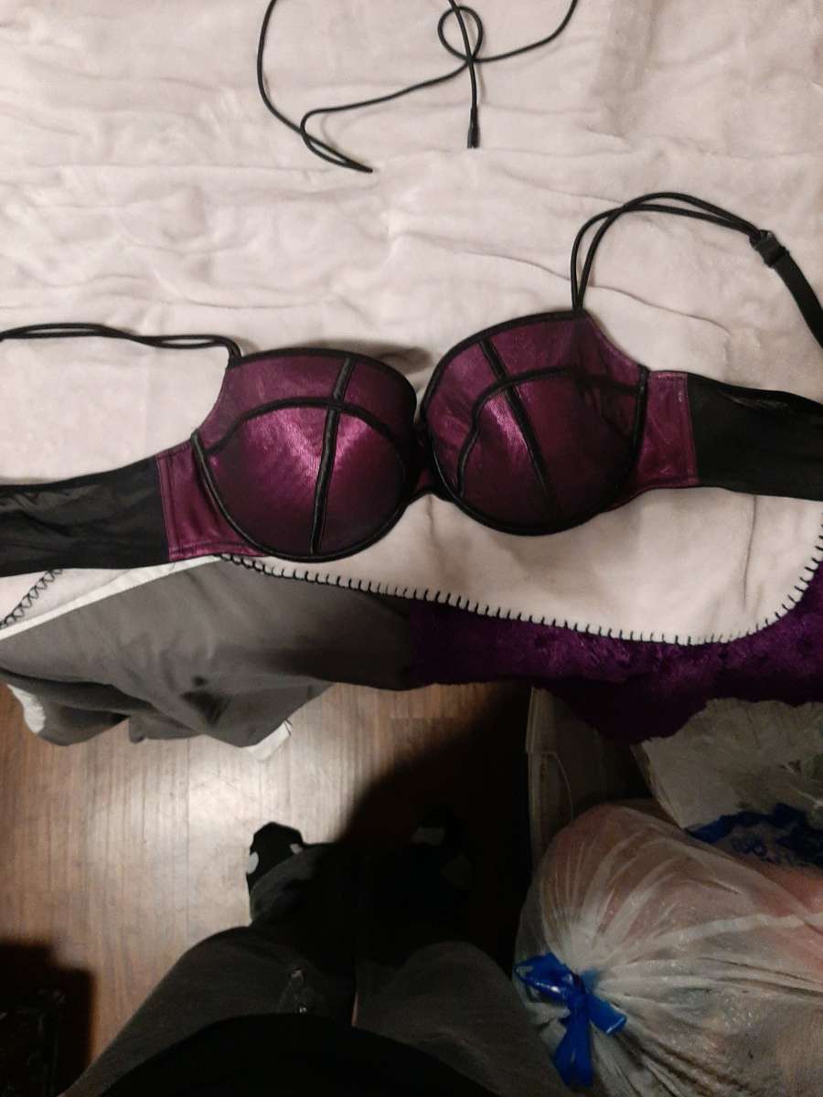 I am selling a bra