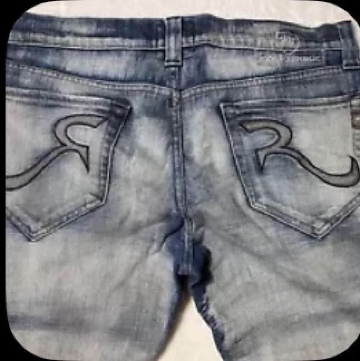 Rock  Republic Vaughn Size 33 Jeans Distressed Straight Leg