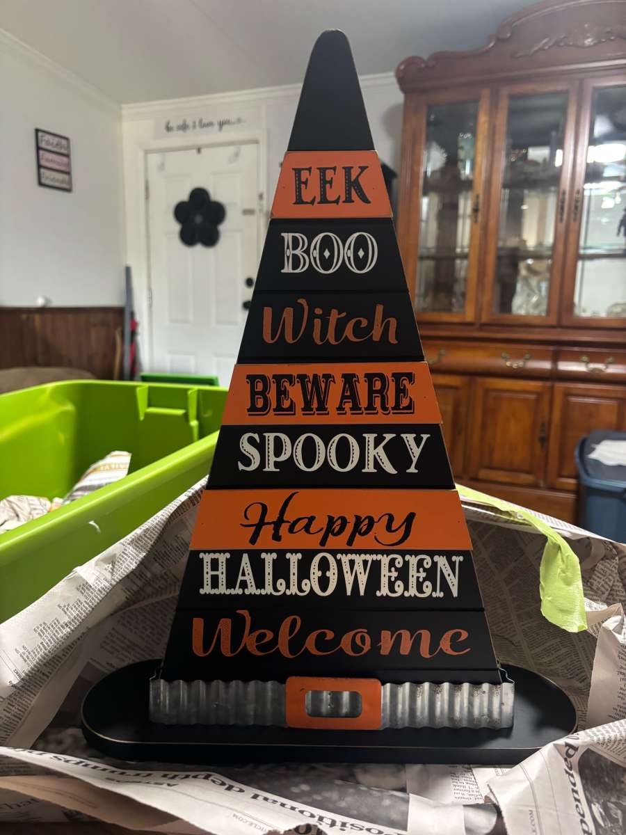 Wood witch hat sign stand up