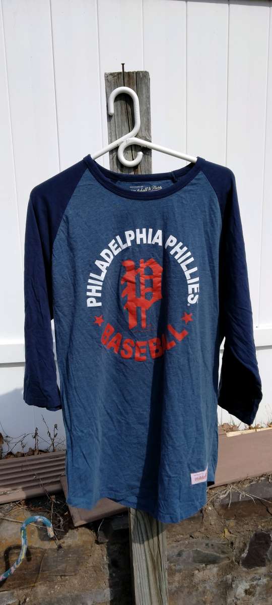 Philadelphia Phillies 3 qt Shirt
