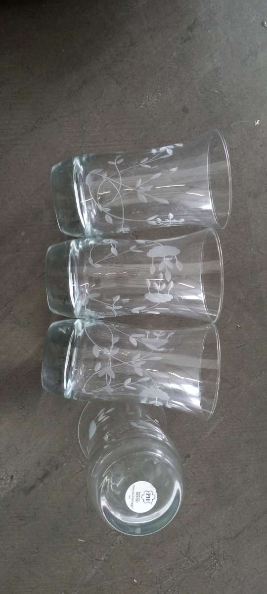 4 PH glass cups