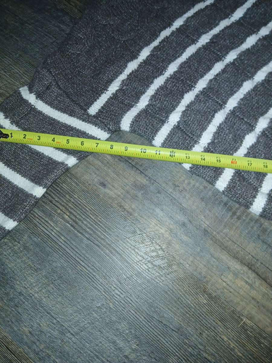 LC Lauren Conrad Size LG Cream and Dark Beige