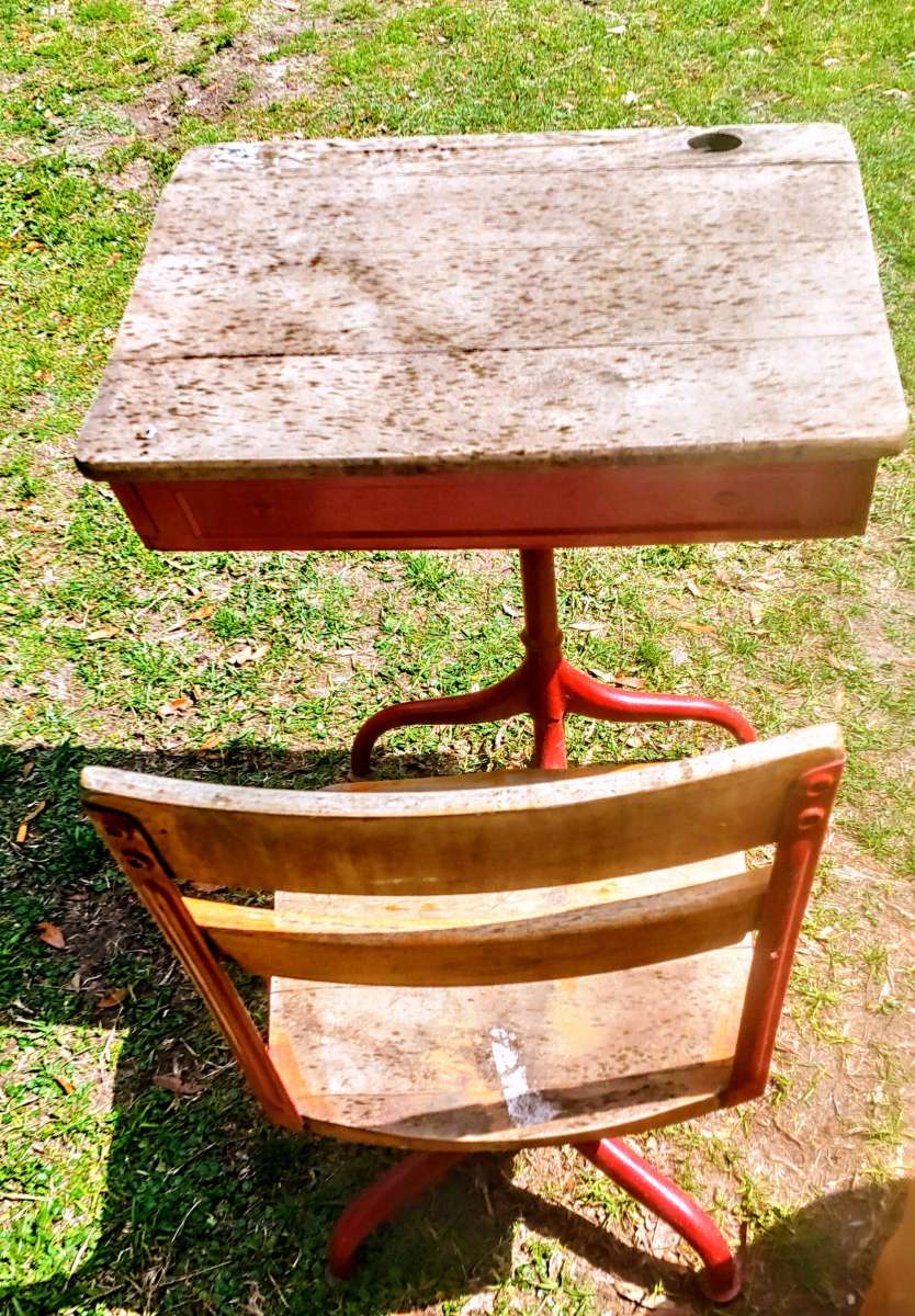 vintage American seating school desk
