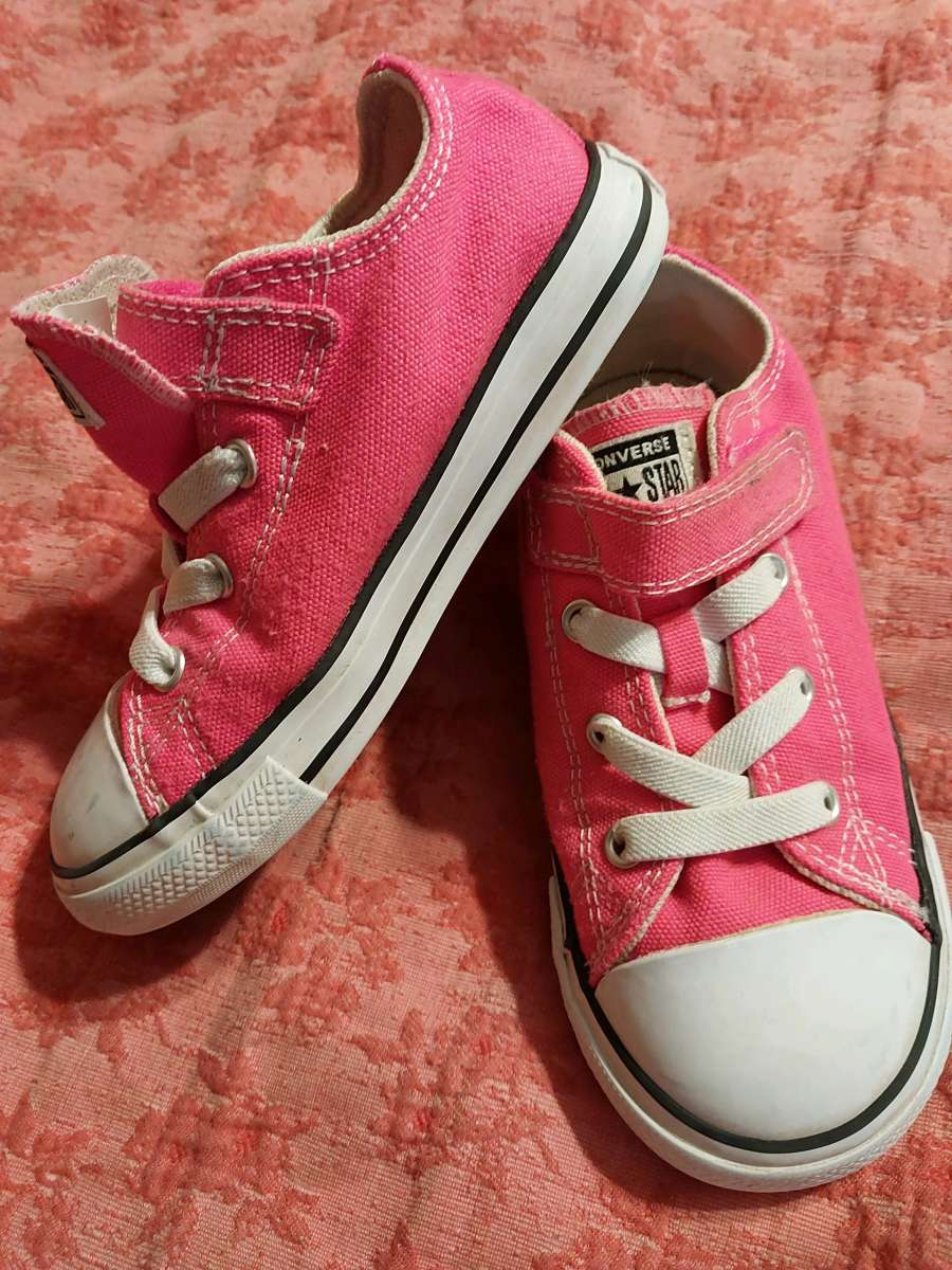 Girls Converse Allstar Chuck Taylors