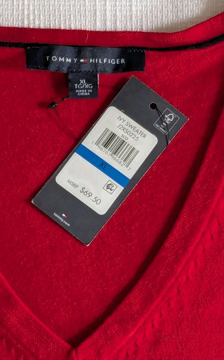 Tommy HilfigerHeart Ivy V Neck Sweater