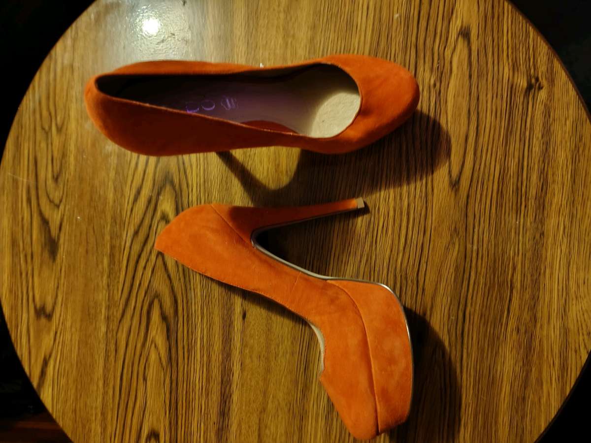 orange heels