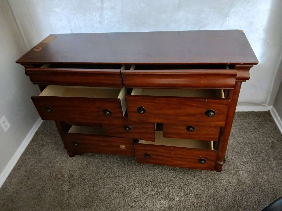 9 Dresser DRAWER
