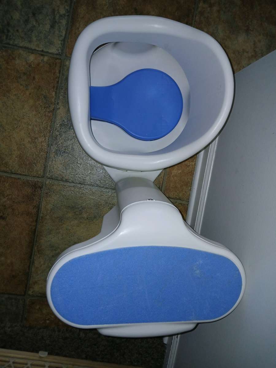 infant swivel bath seat