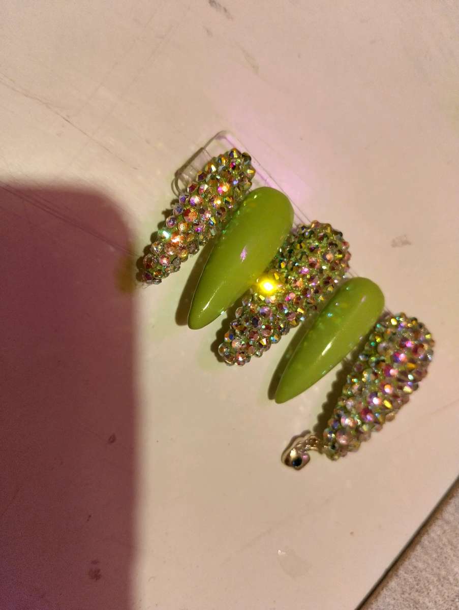 acrylic press on nails