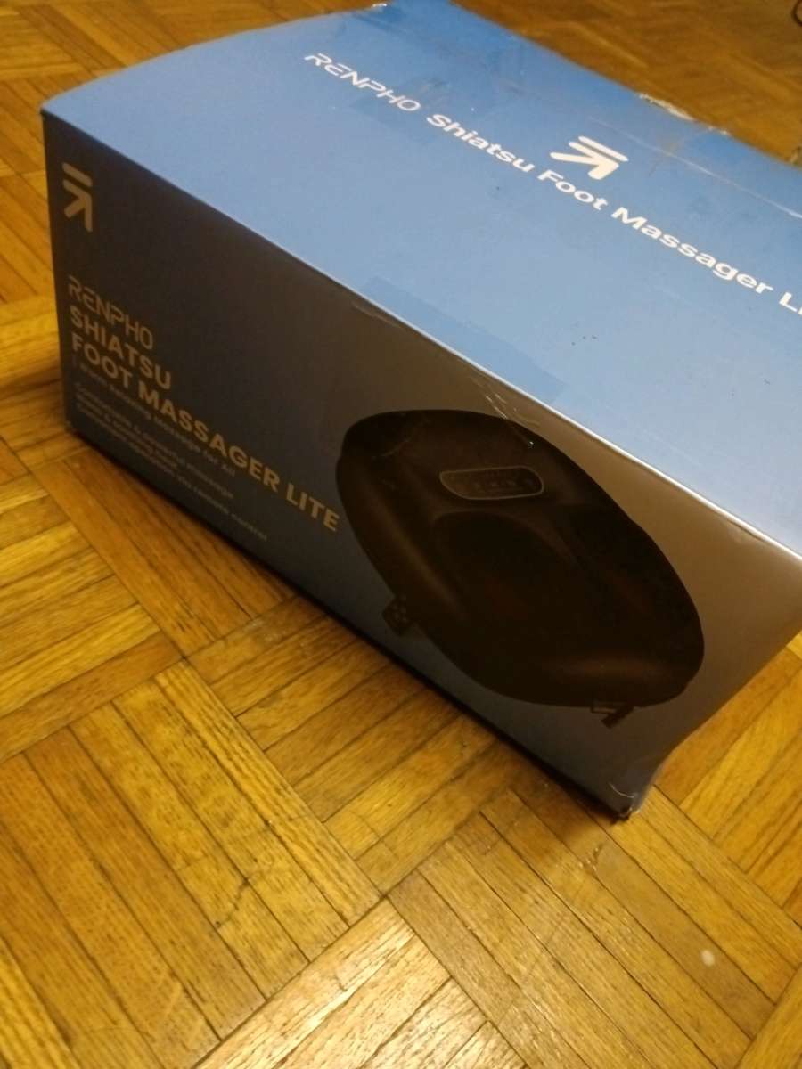 BRAND NEW Foot massager with remote