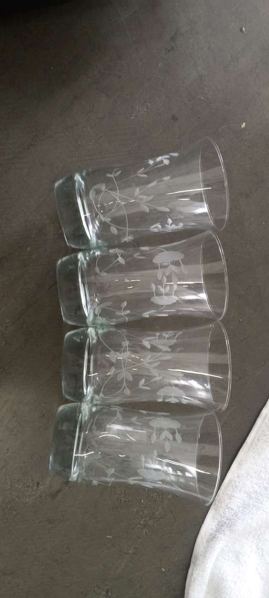 4 PH glass cups